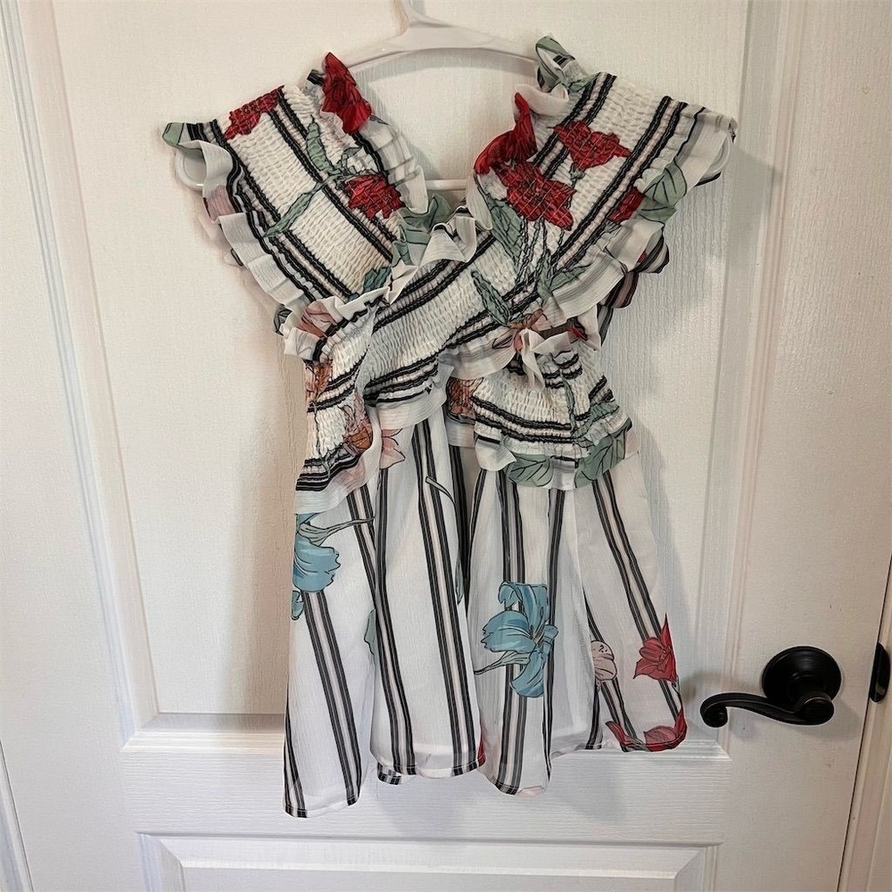 Free the Roses Women's Size XS Floral Striped Ruffle Casual Sleeveless Top NWT - Picture 4 of 9